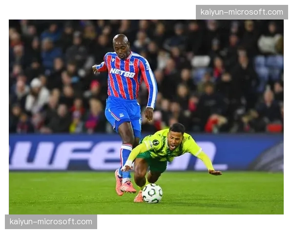 水晶宫主场不败率保持八成，格拉斯纳三中卫体系渐入佳境